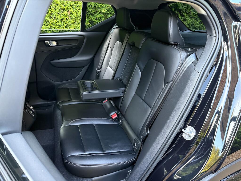 Volvo XC40 view 12