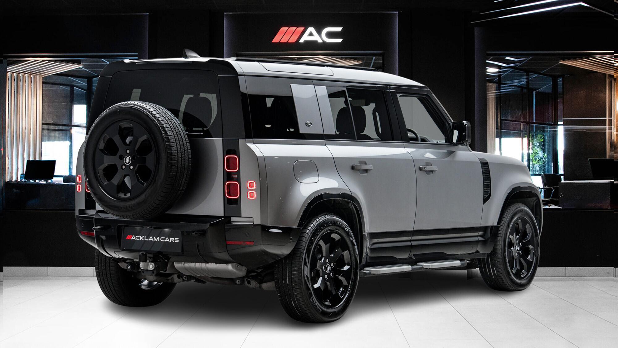 Land Rover Defender view 4