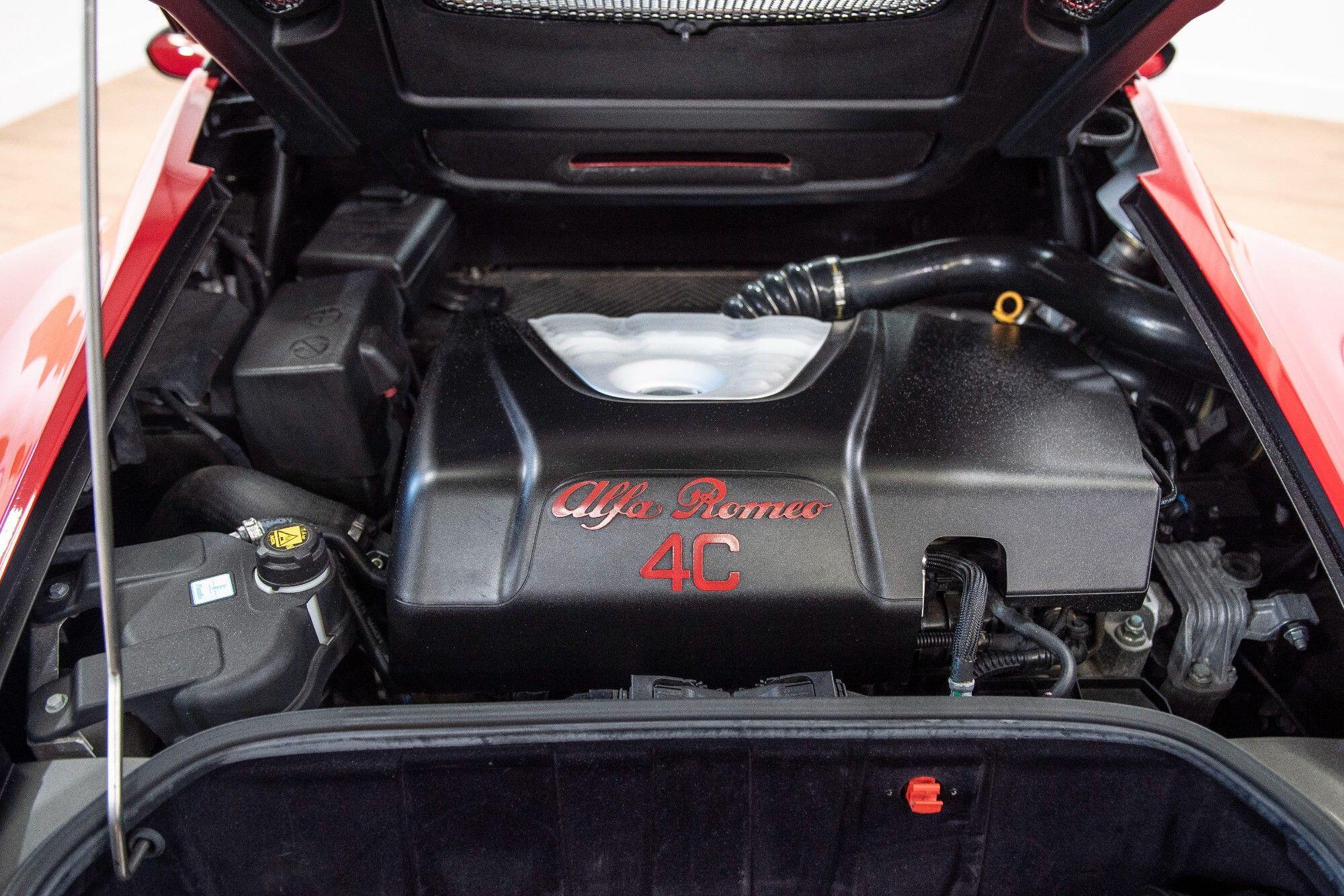 Alfa Romeo 4C view 31