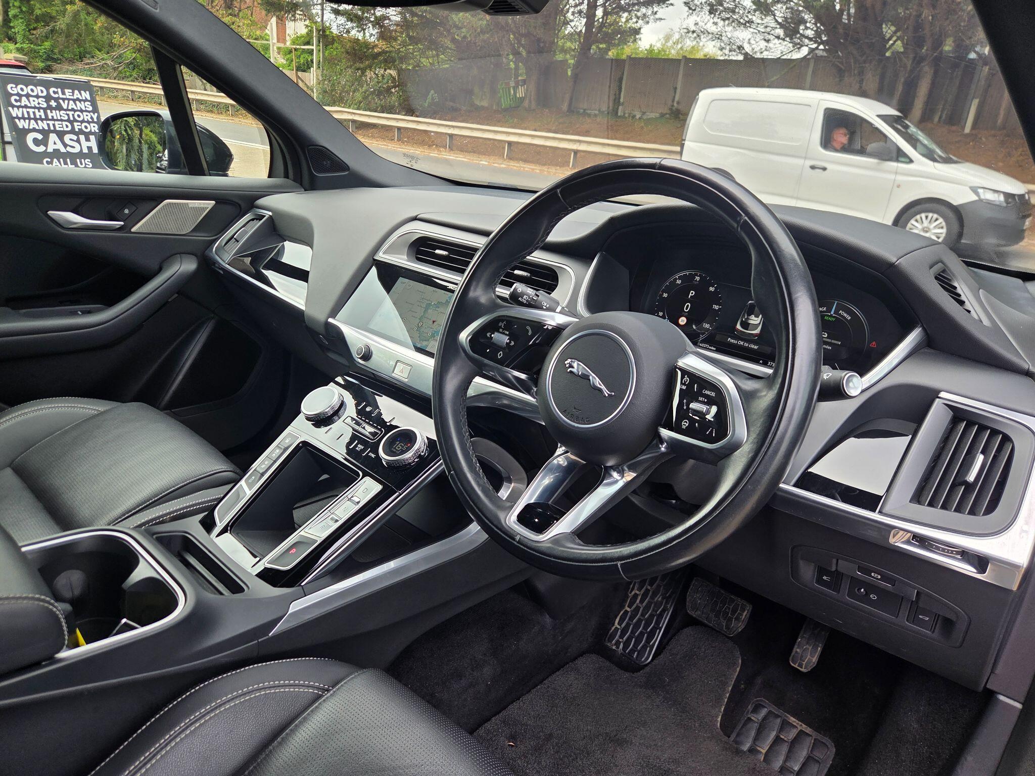 Jaguar I-Pace view 16