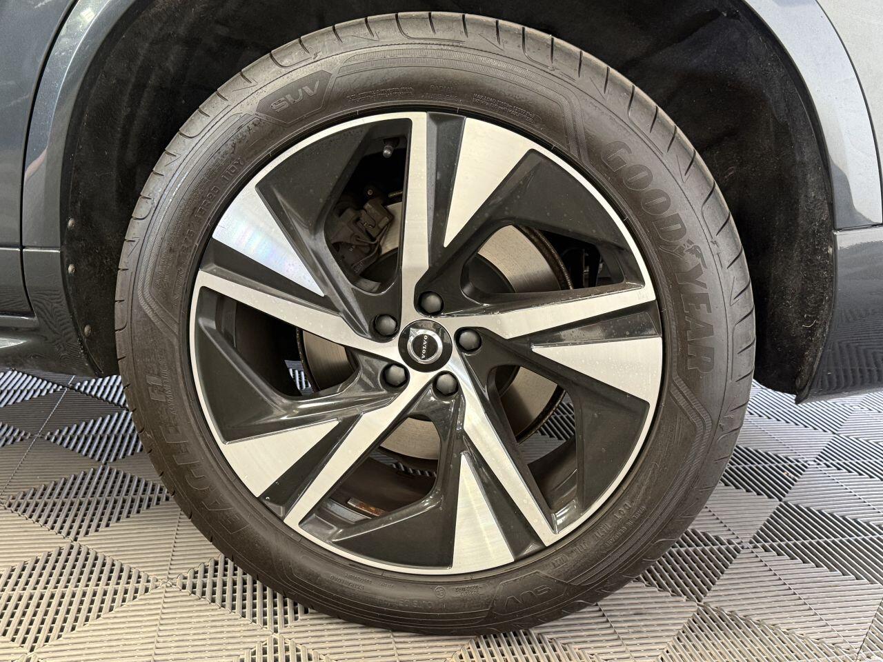 Volvo XC90 view 21