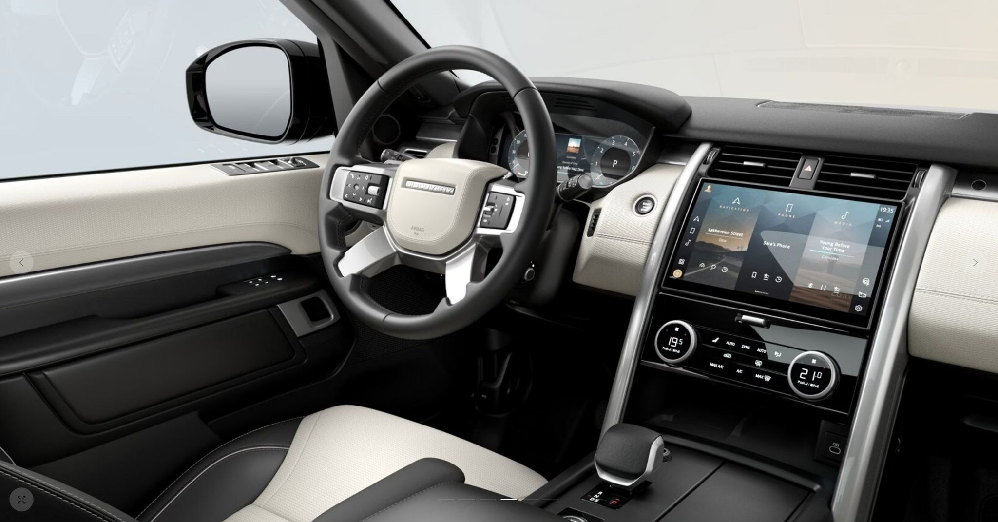 Land Rover Discovery view 4