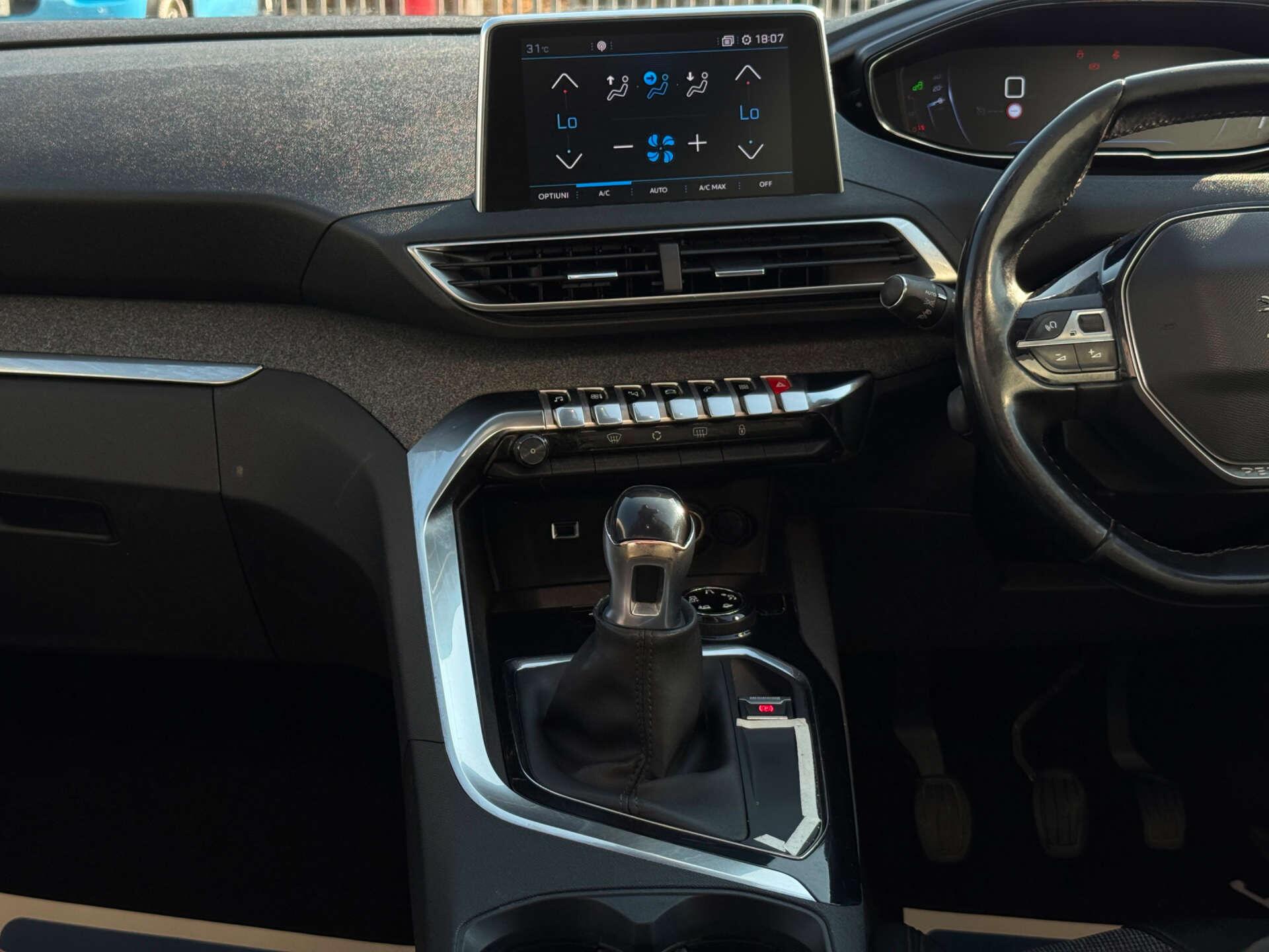 Peugeot 3008 view 42