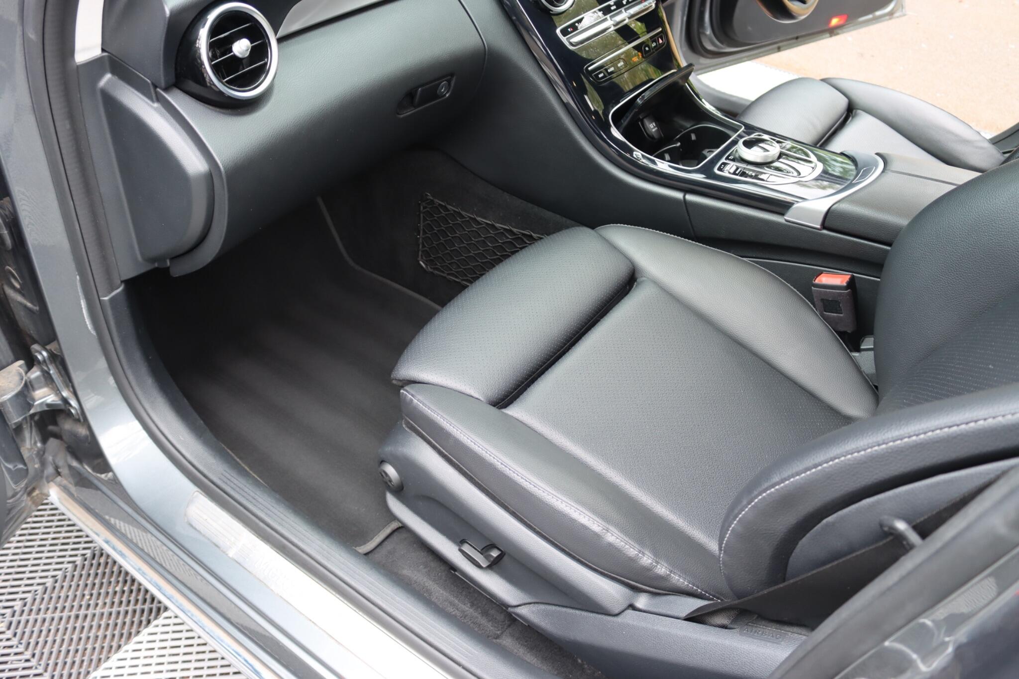 Mercedes-Benz C Class view 49