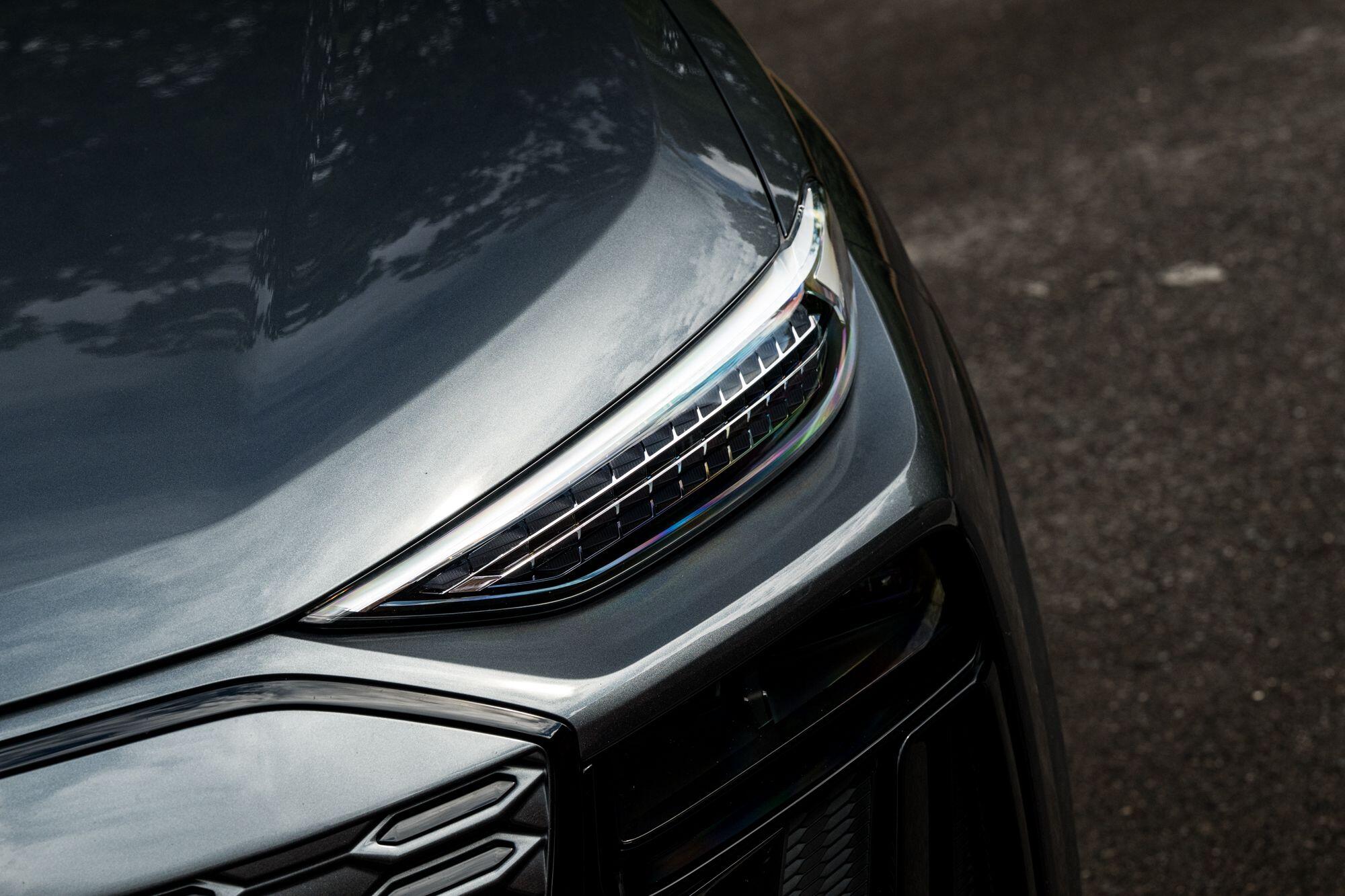 Audi SQ6 E-Tron view 16
