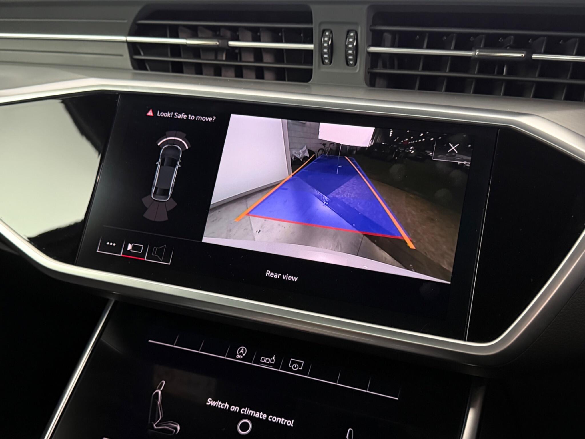 Audi A6 view 31