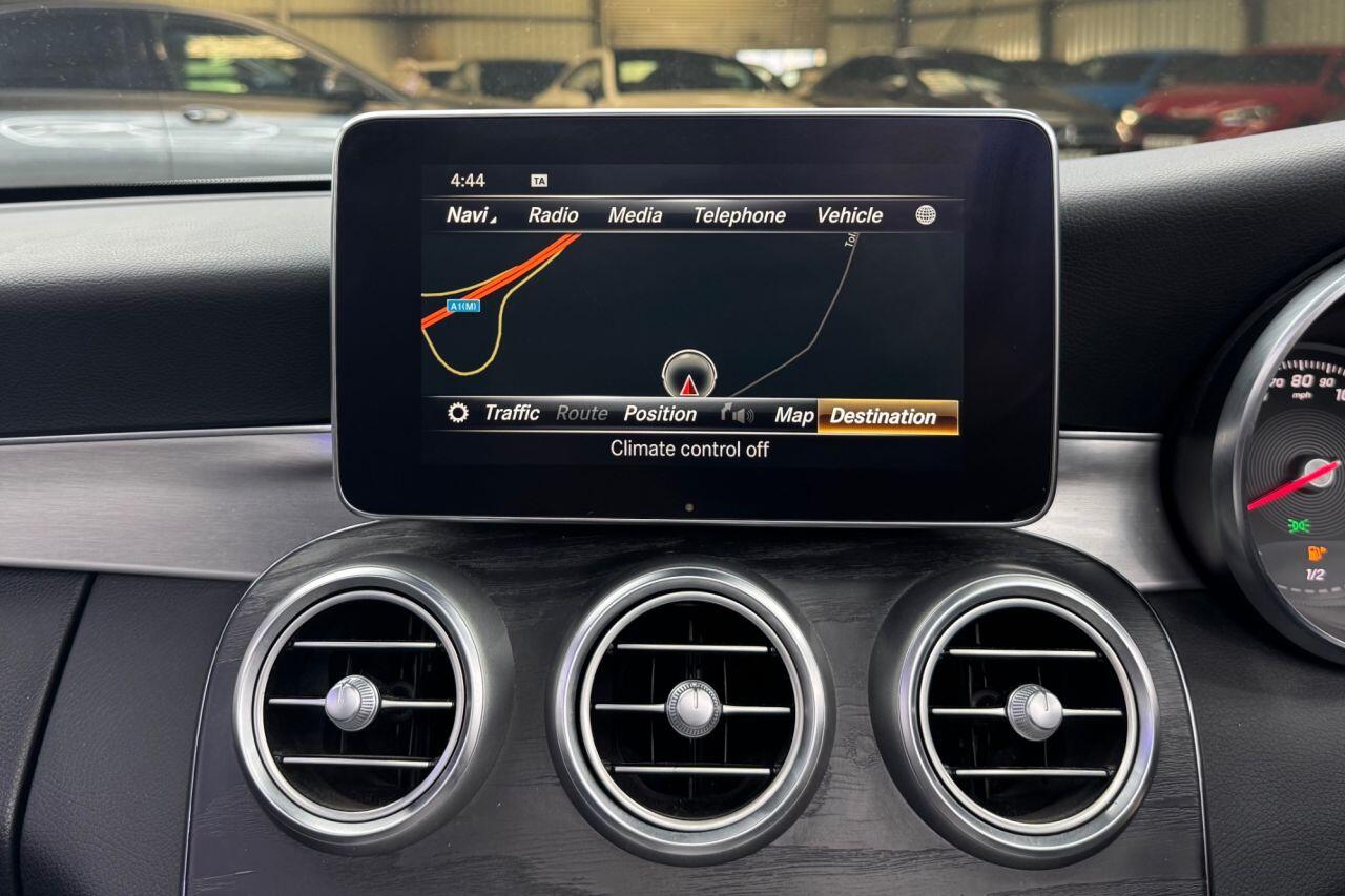 Mercedes-Benz C-Class view 24