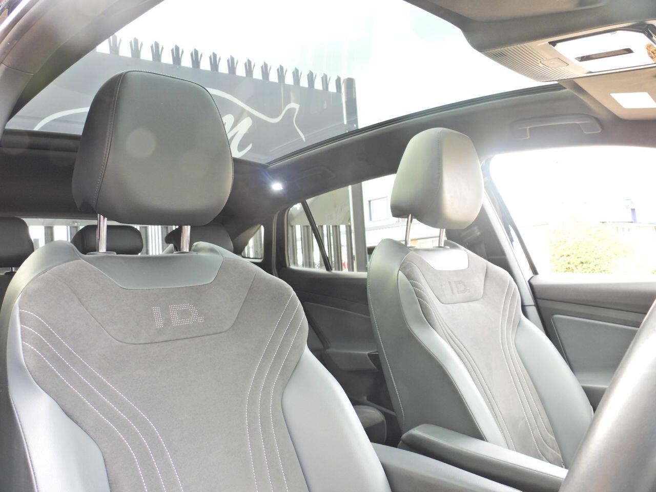 Volkswagen ID.5 view 18