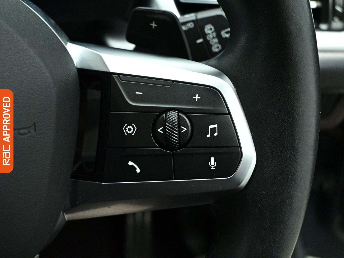 BMW 2 Series view 24