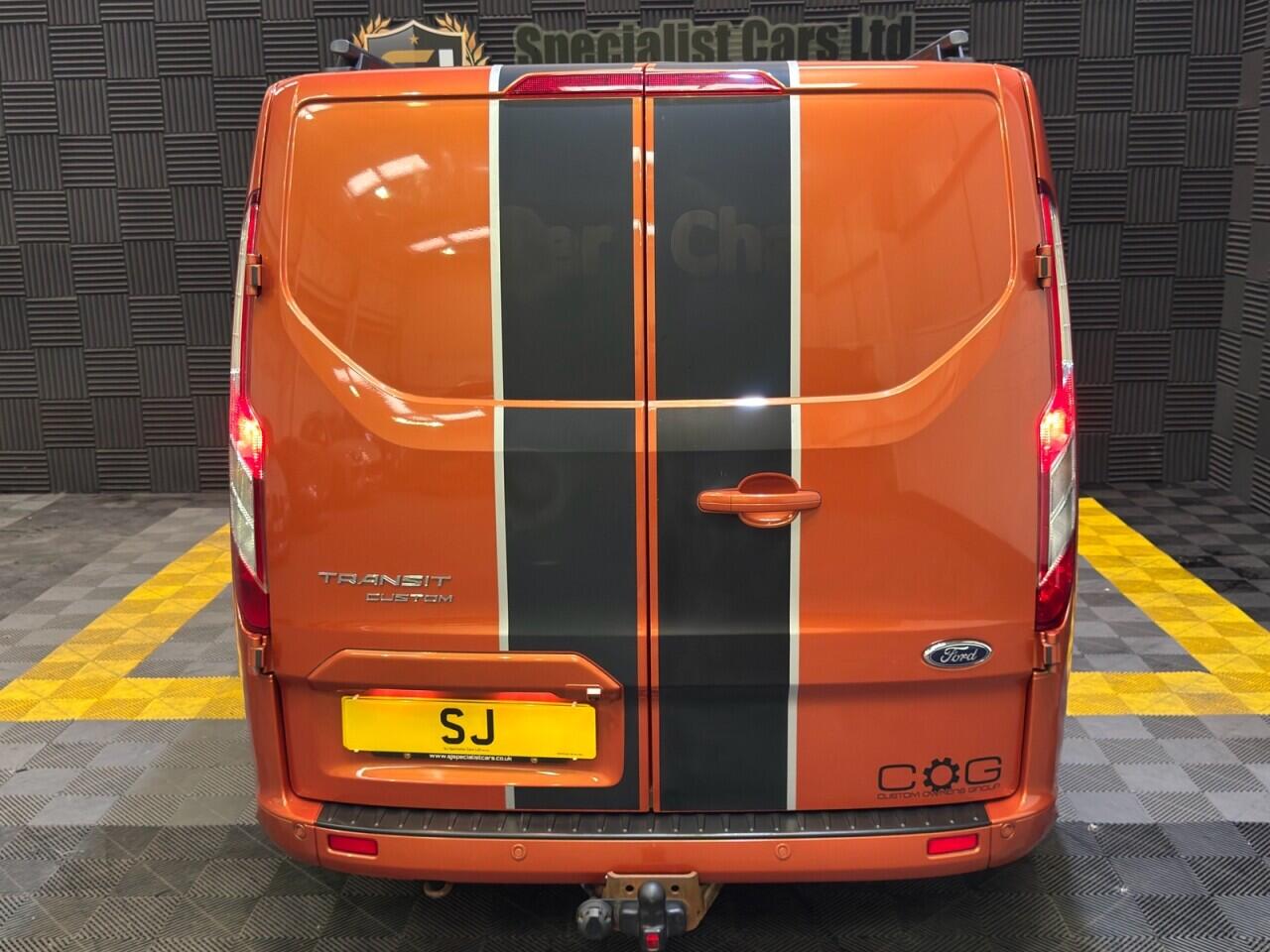 Ford Transit Custom view 3