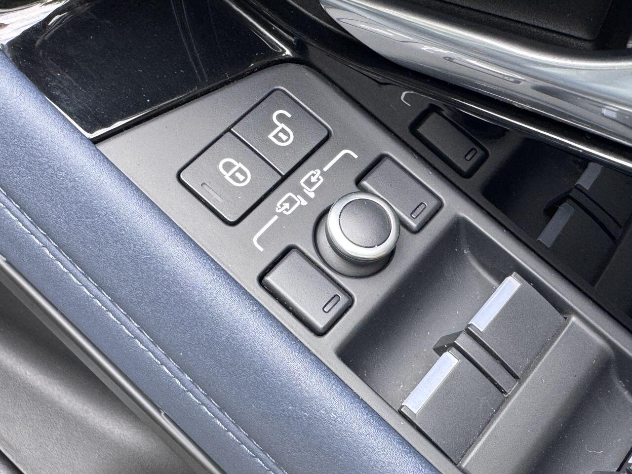 Land Rover Range Rover Evoque view 20