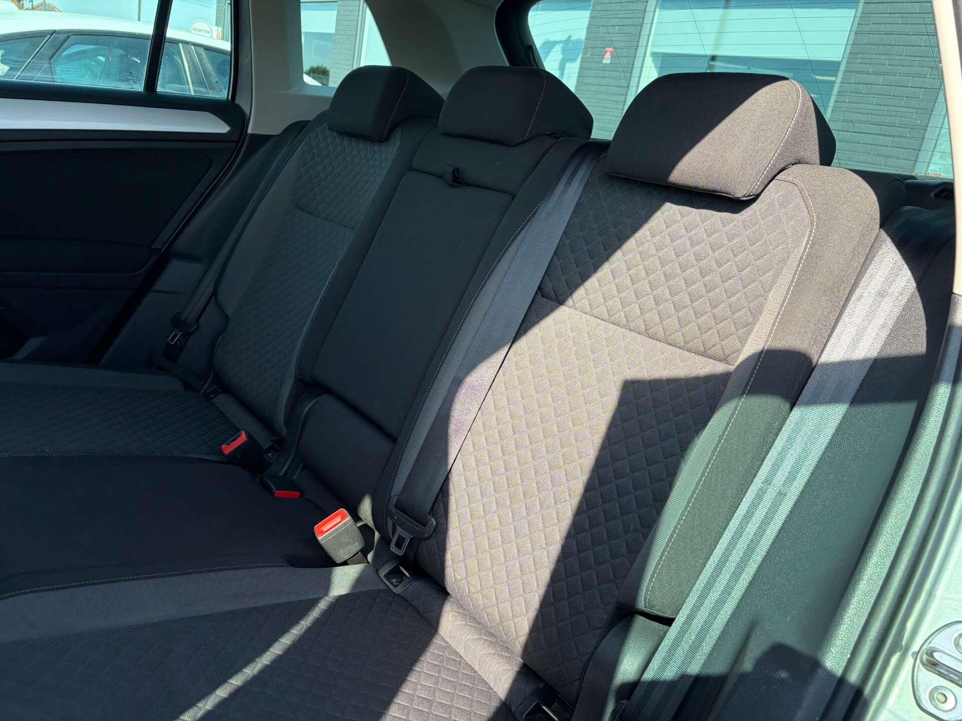 Volkswagen Tiguan view 23