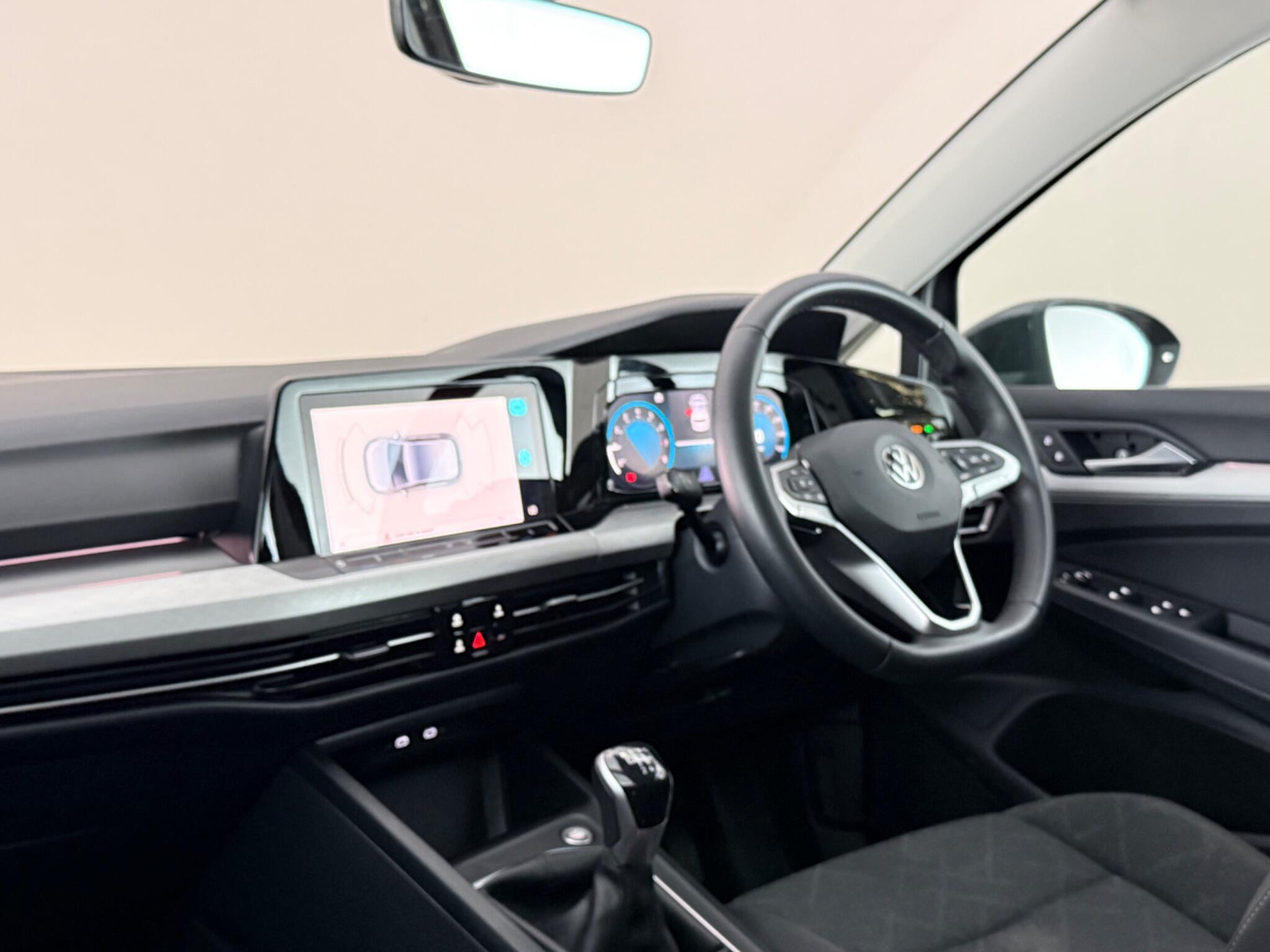 Volkswagen Golf view 4