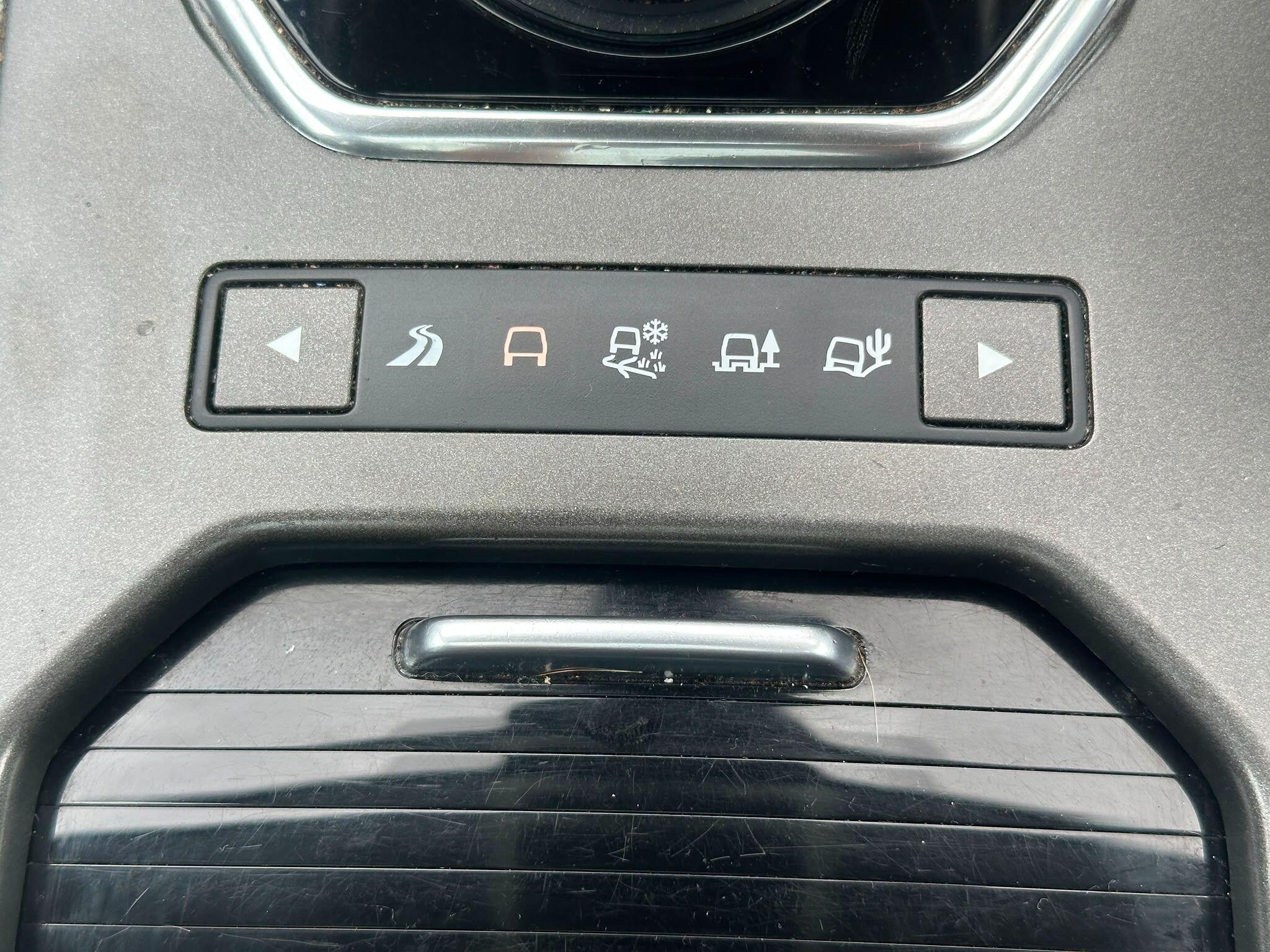 Land Rover Range Rover Evoque view 22