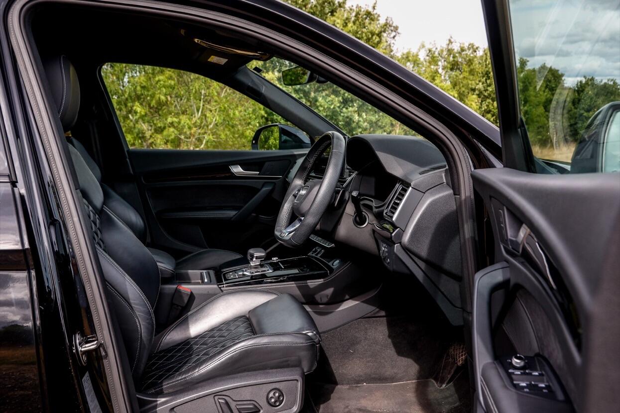 Audi Q5 view 6