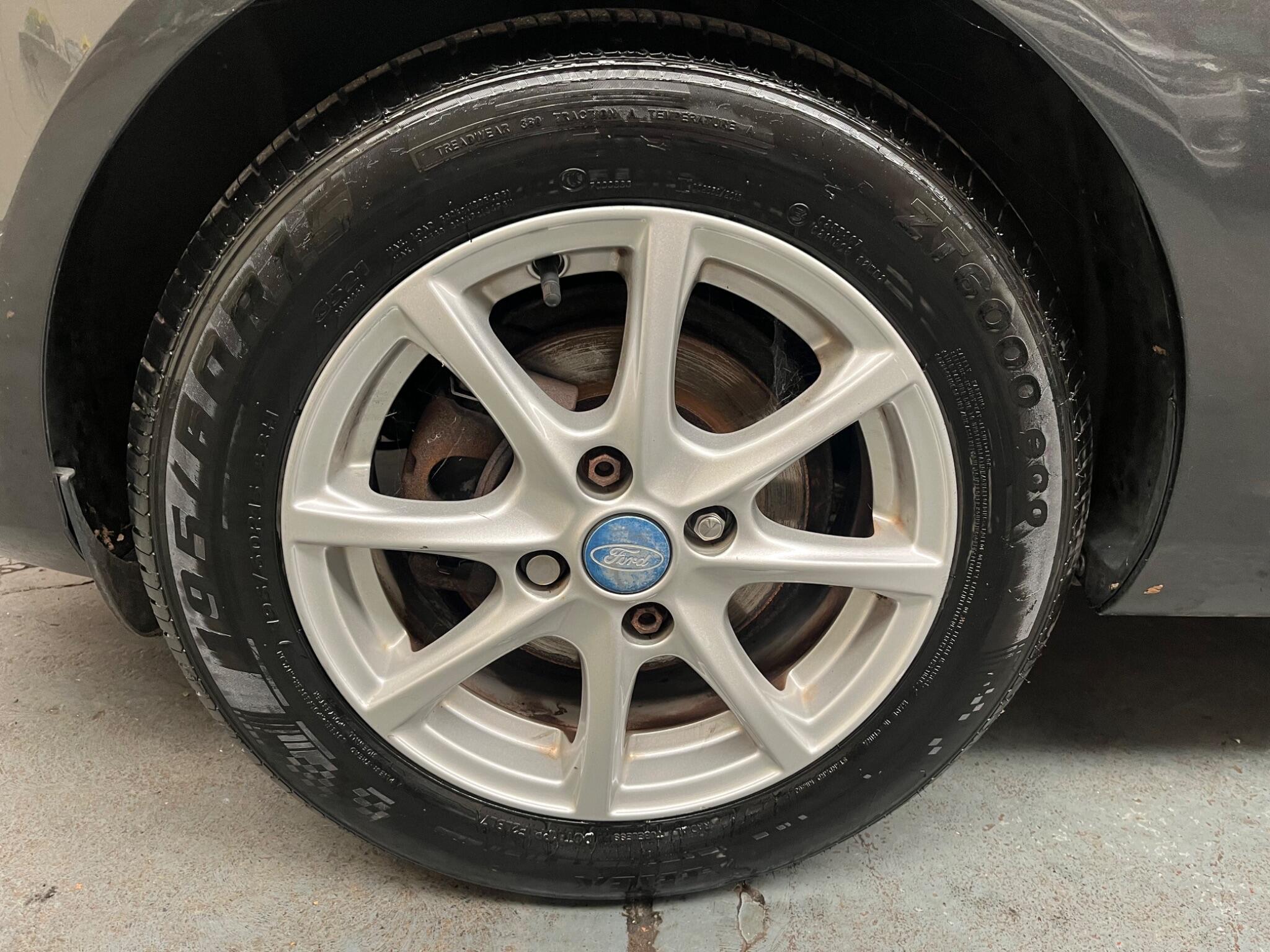 Ford Fiesta view 43