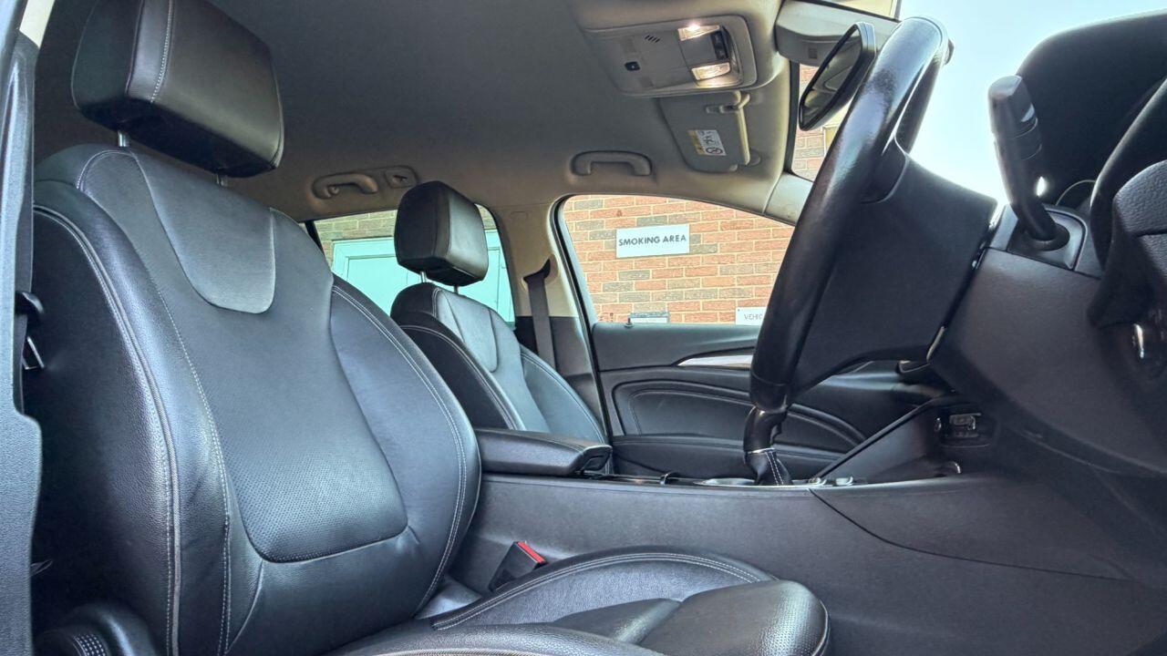 Vauxhall Insignia view 11