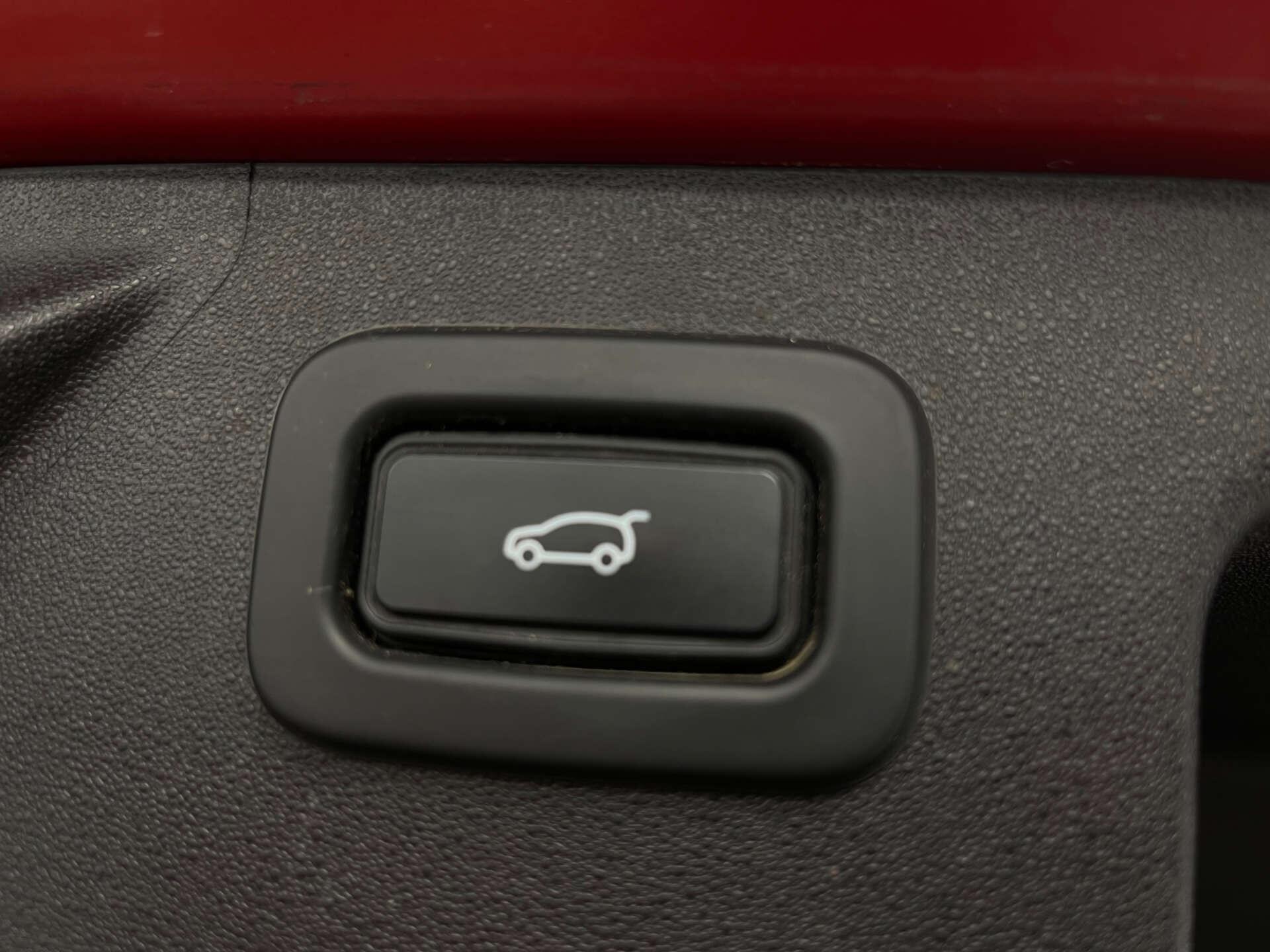 Land Rover Discovery Sport view 33