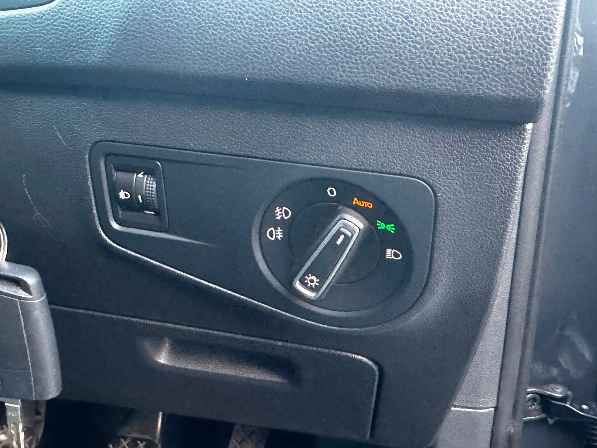 Volkswagen Tiguan view 21