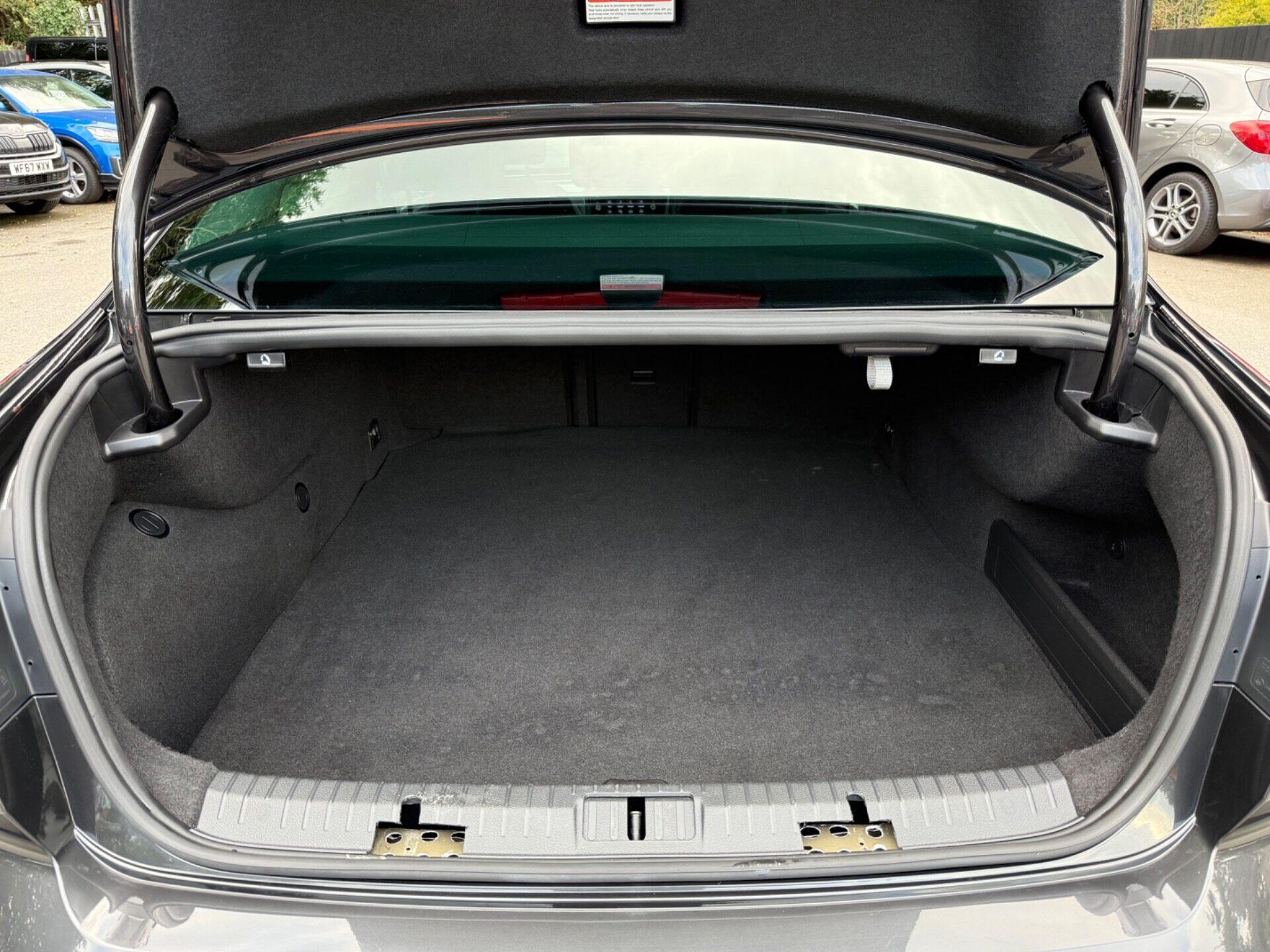 Volkswagen Passat view 47