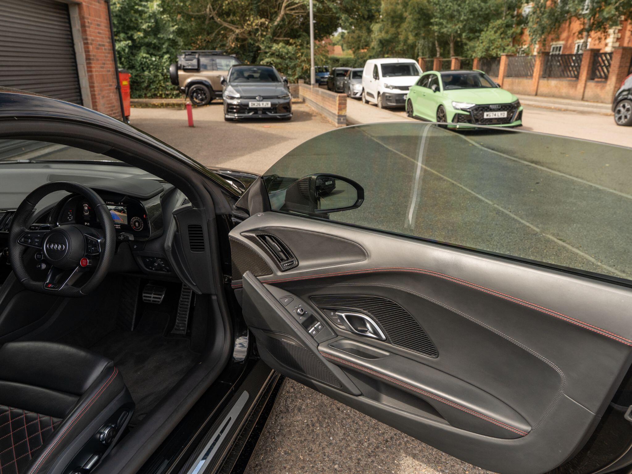 Audi R8 view 45