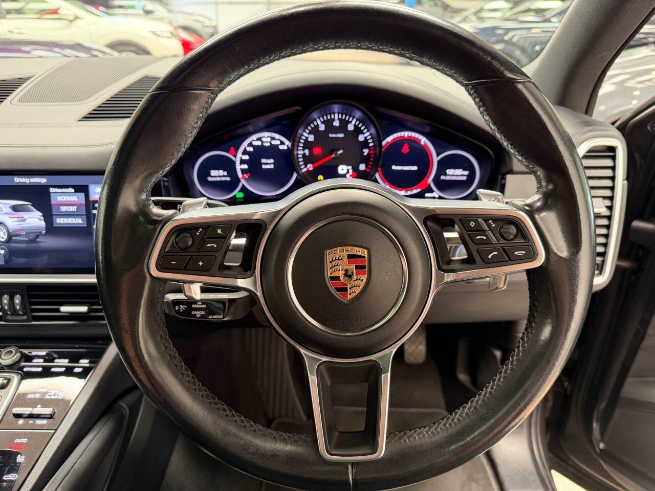 Porsche Cayenne view 13