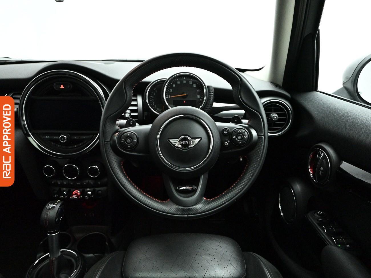 Mini Hatch view 9