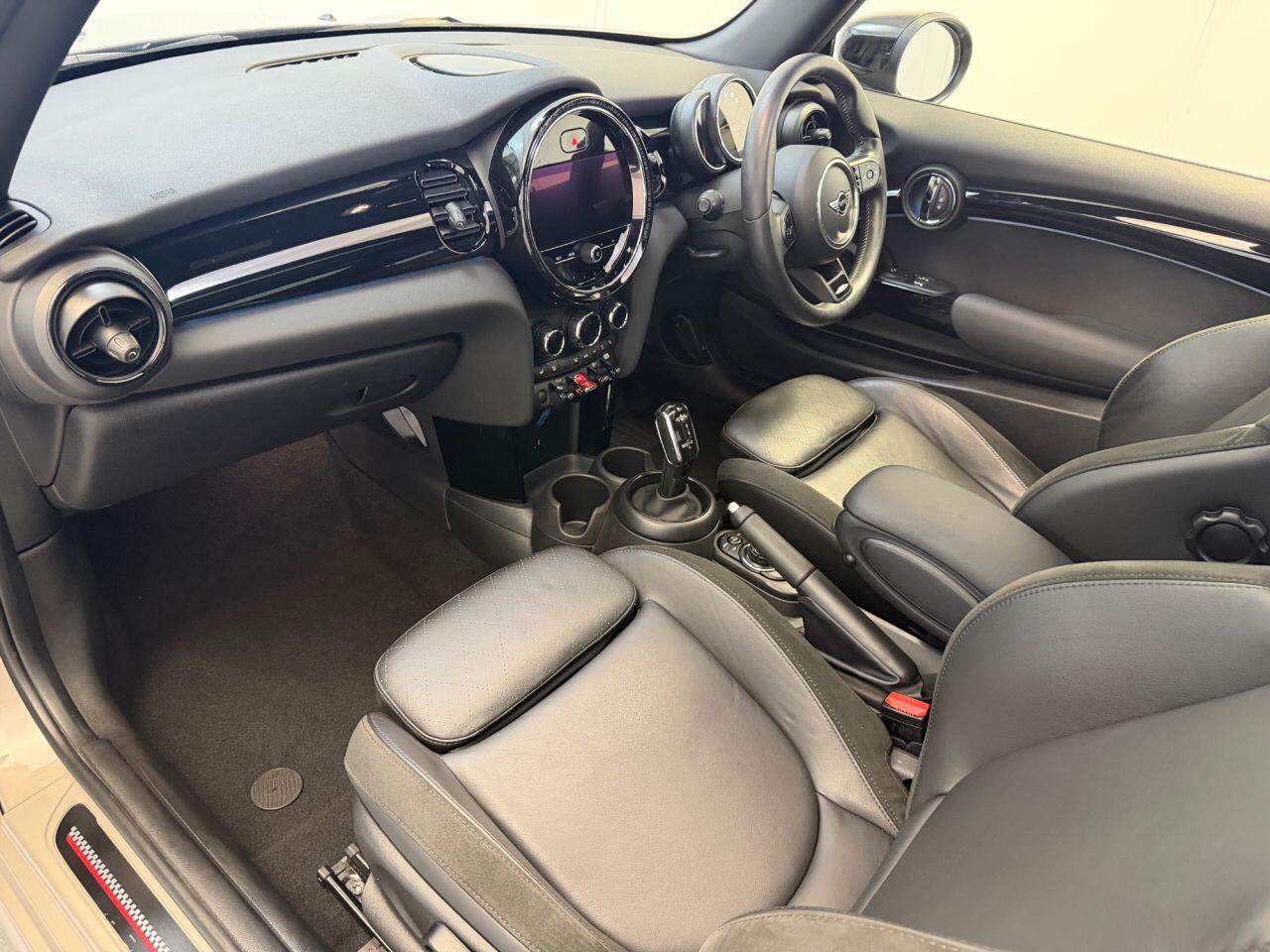 Mini Cooper view 22