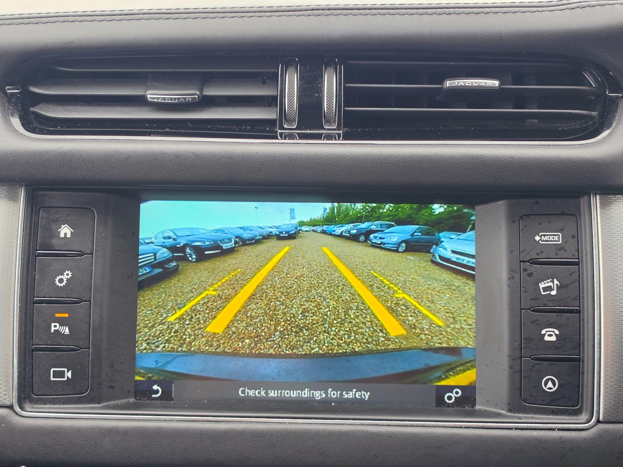 Jaguar XF view 19