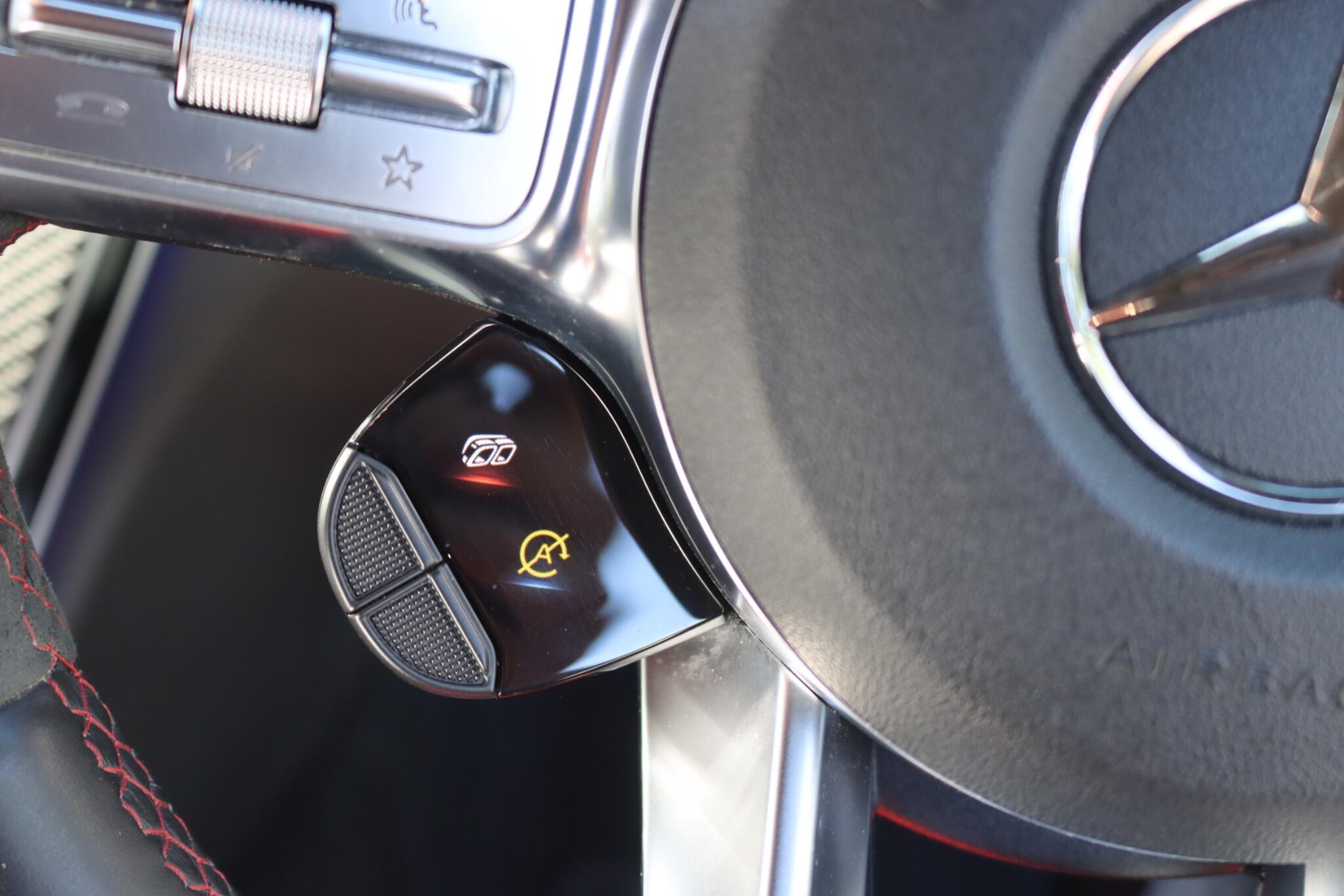 Mercedes-Benz C-Class view 32