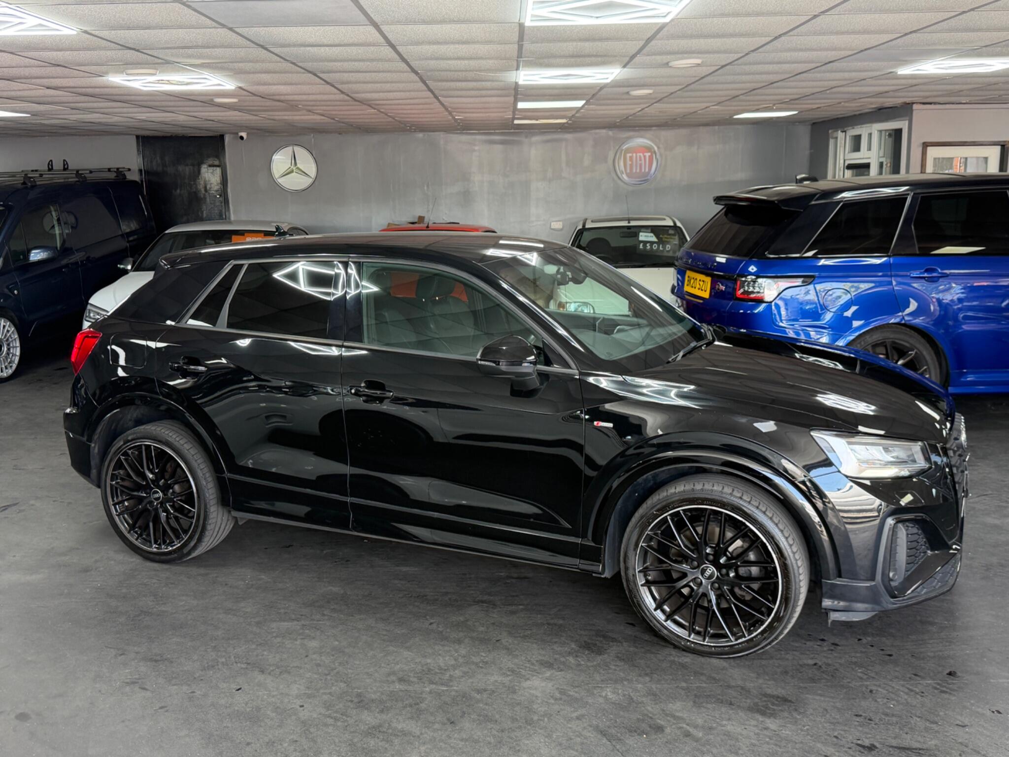 Audi Q2 view 12