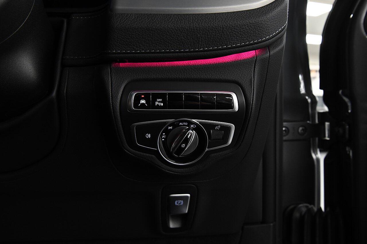 Mercedes-Benz G-Class view 24