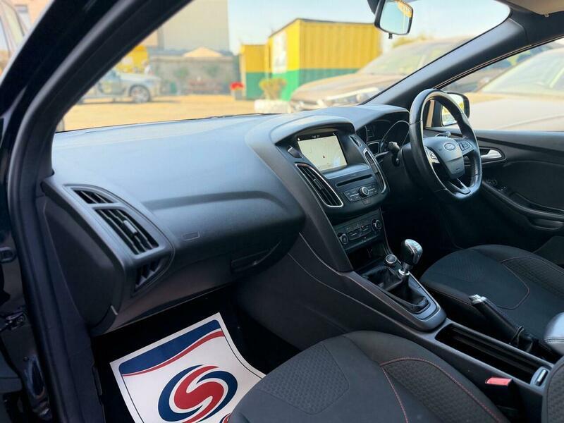 Ford Focus view 10
