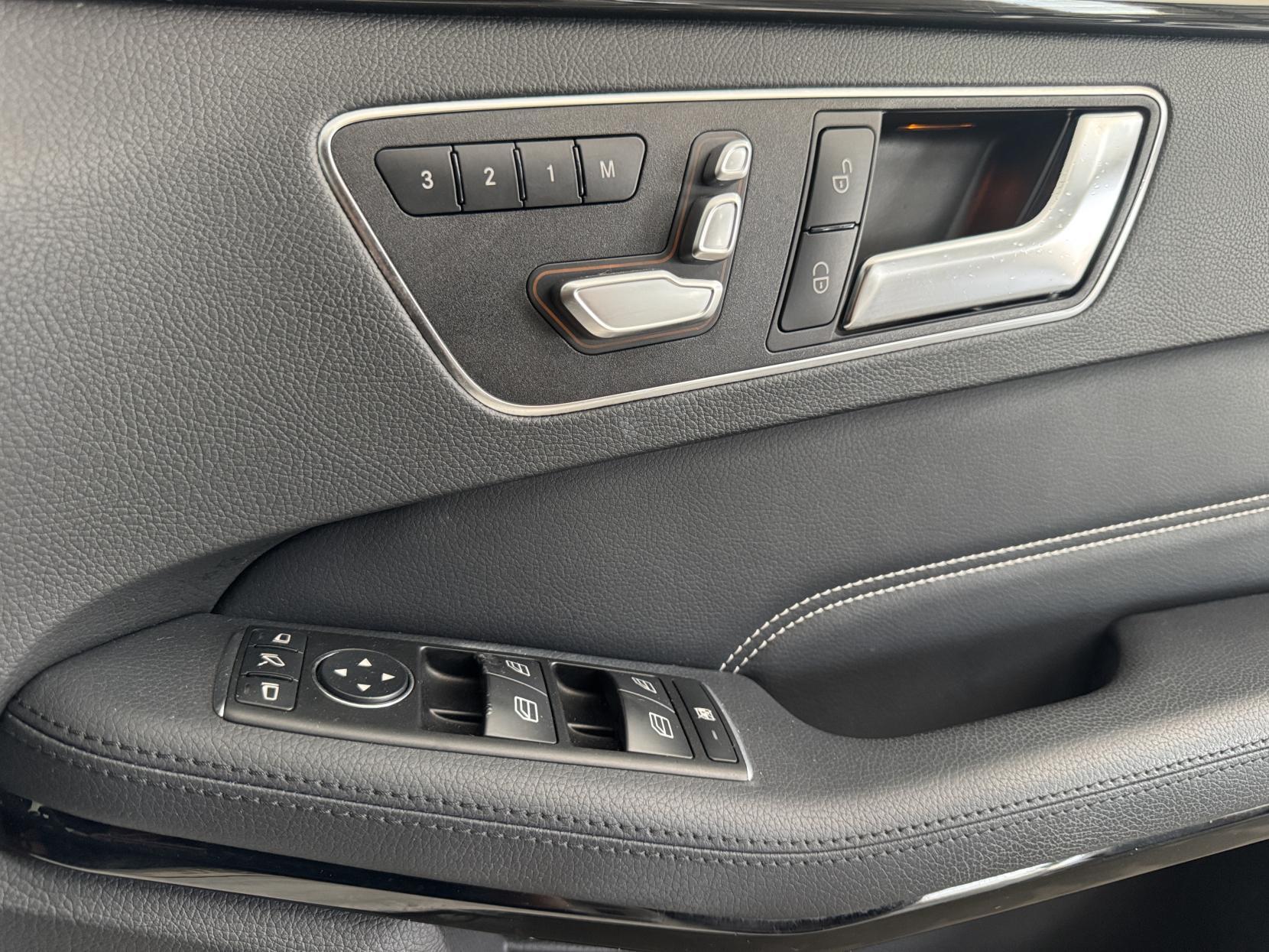 Mercedes-Benz E Class view 71
