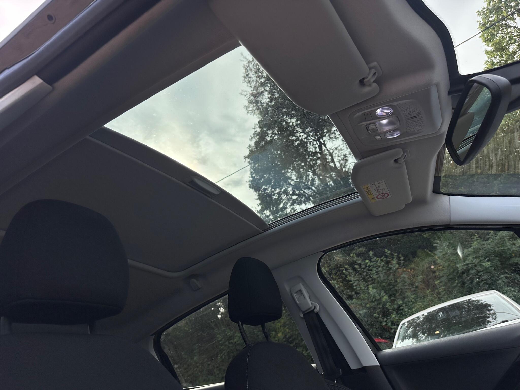 Peugeot 208 view 44