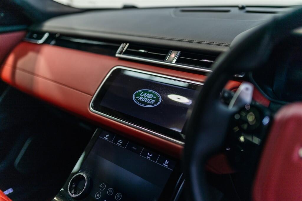 Land Rover Range Rover Velar view 31