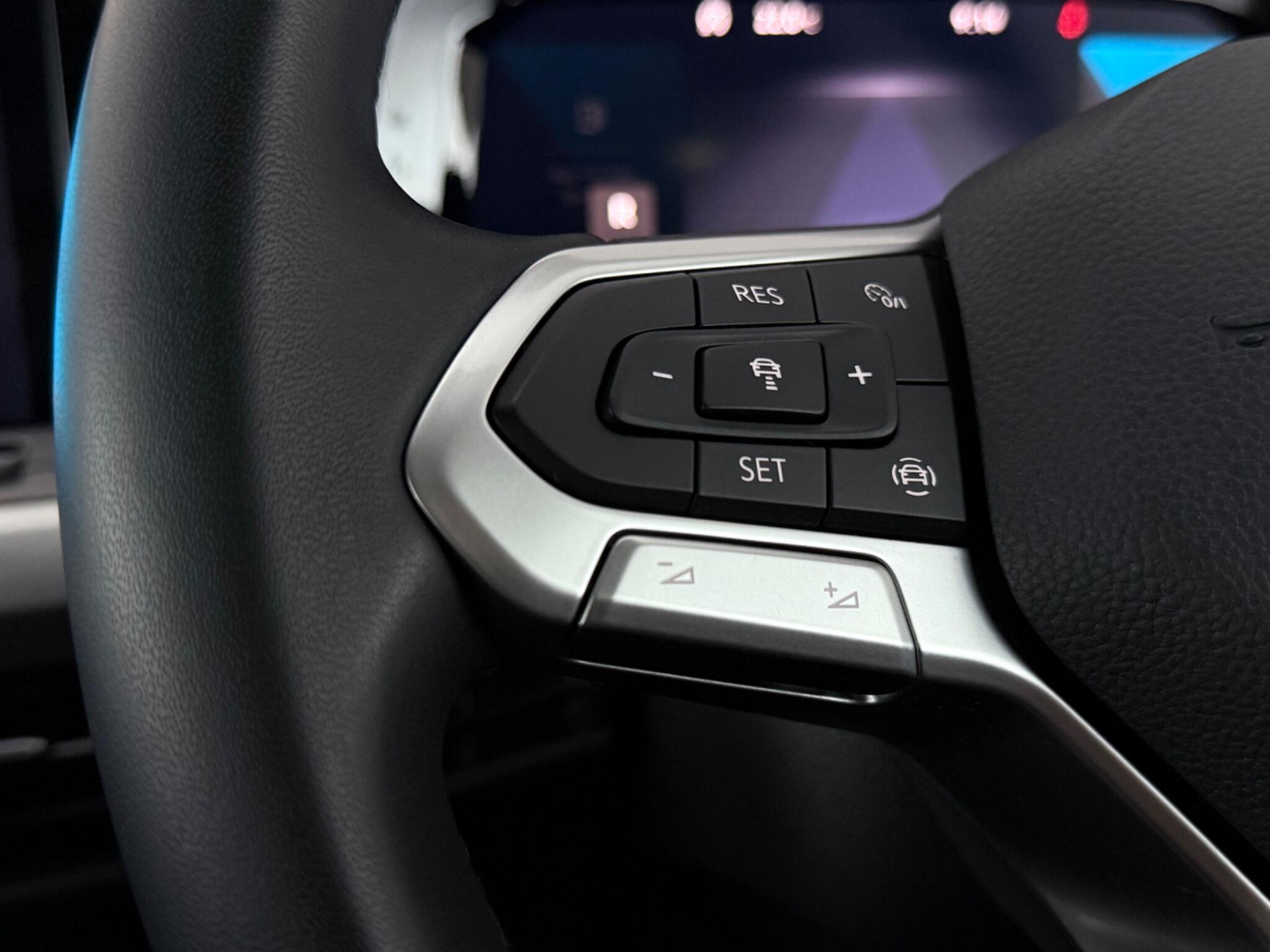 Volkswagen Golf view 14