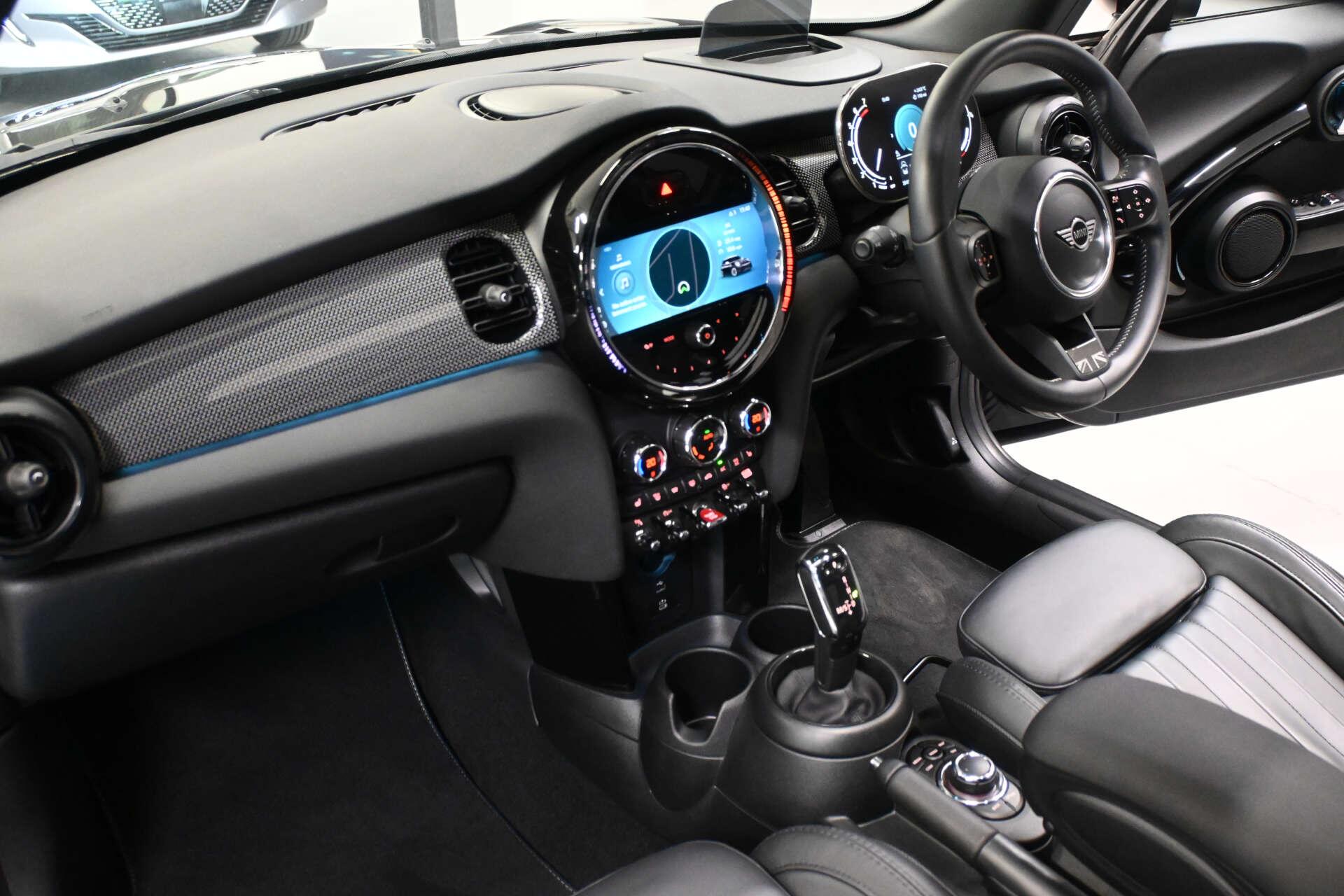 Mini Hatch view 69