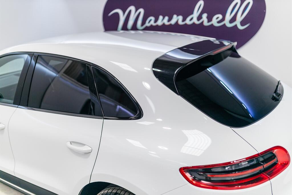Porsche Macan view 17