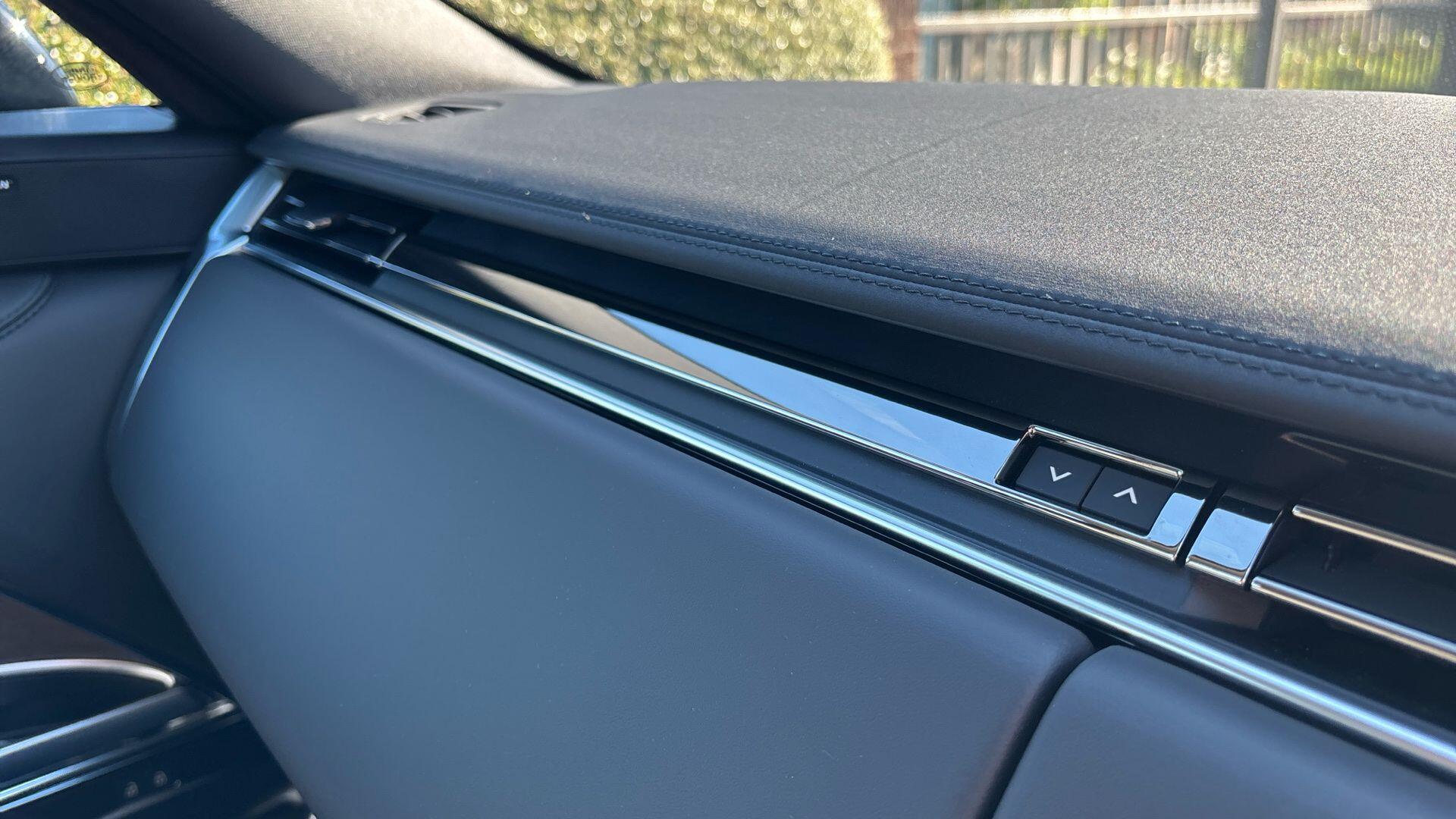 Land Rover Range Rover view 61