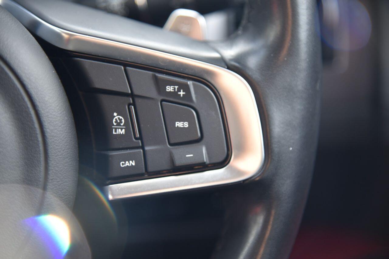 Jaguar XF view 33