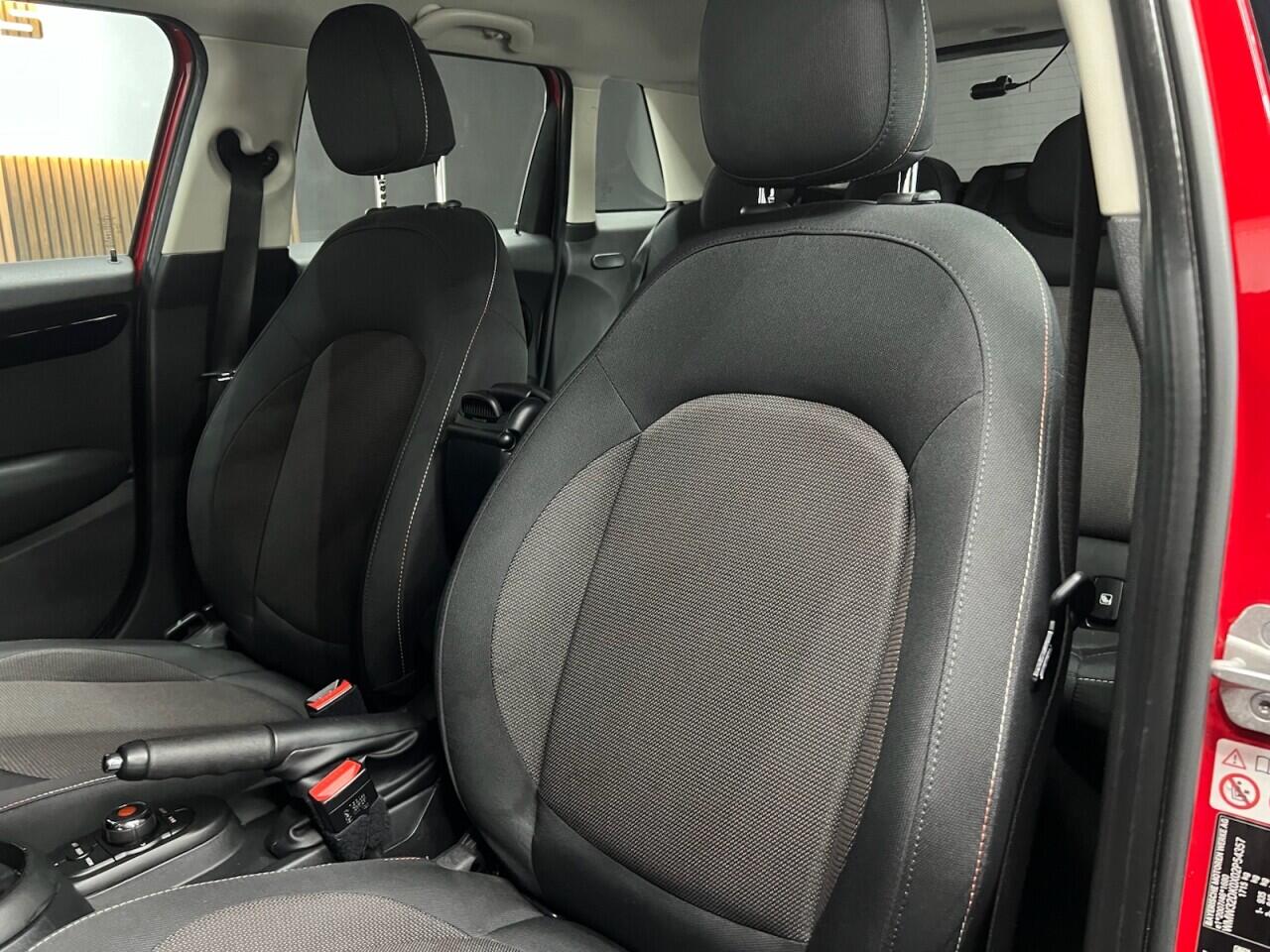 Mini Hatch view 30