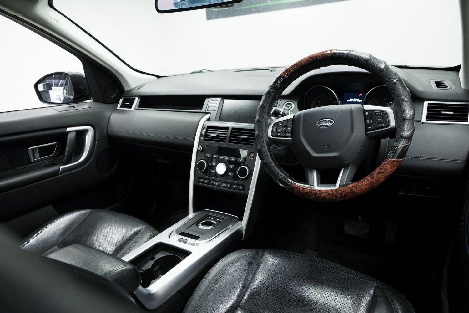 Land Rover Discovery Sport view 10