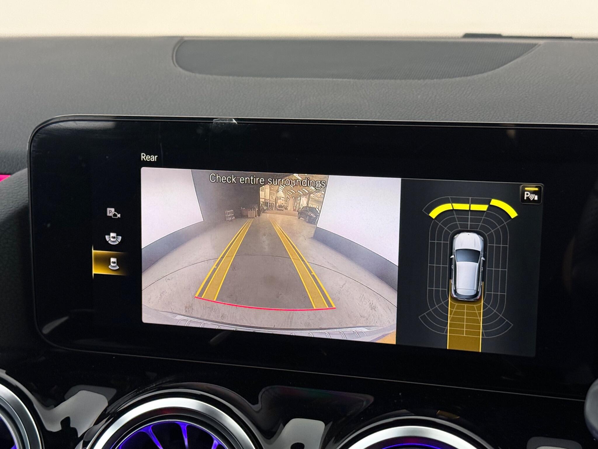 Mercedes-Benz Gla view 29
