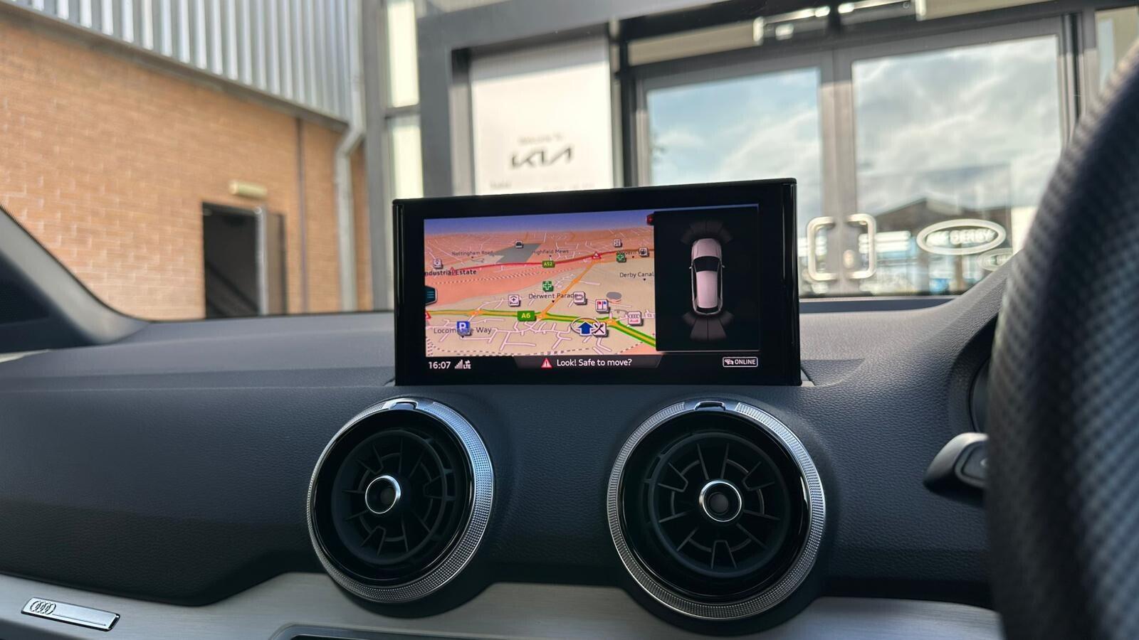 Audi Q2 view 29