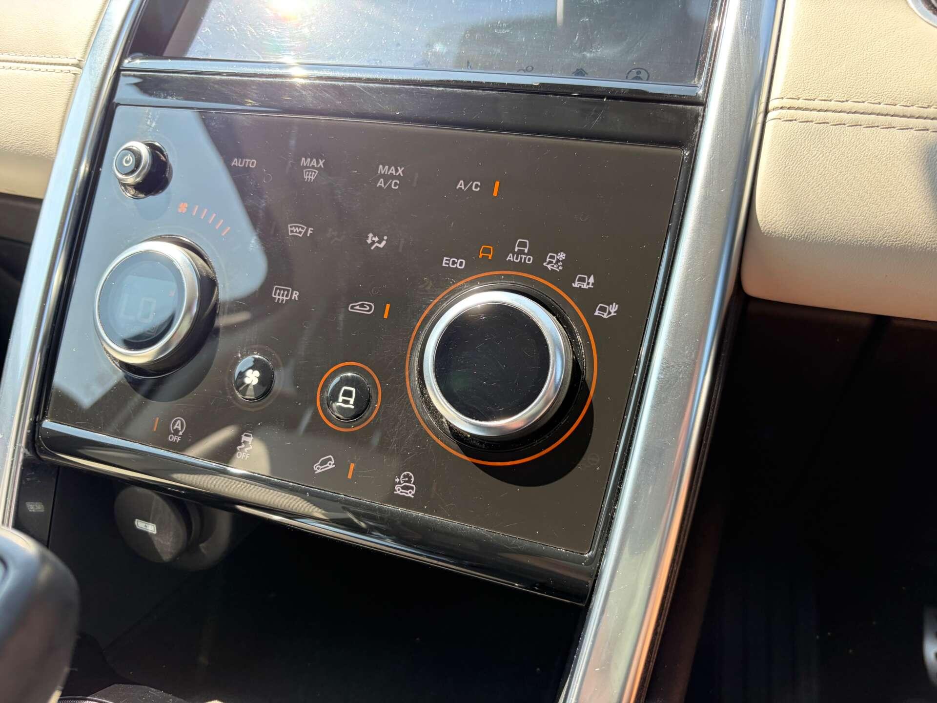 Land Rover Discovery Sport view 44