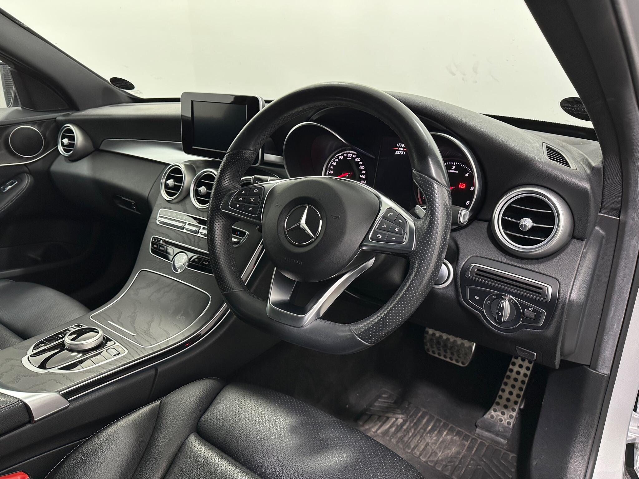 Mercedes-Benz C Class view 11
