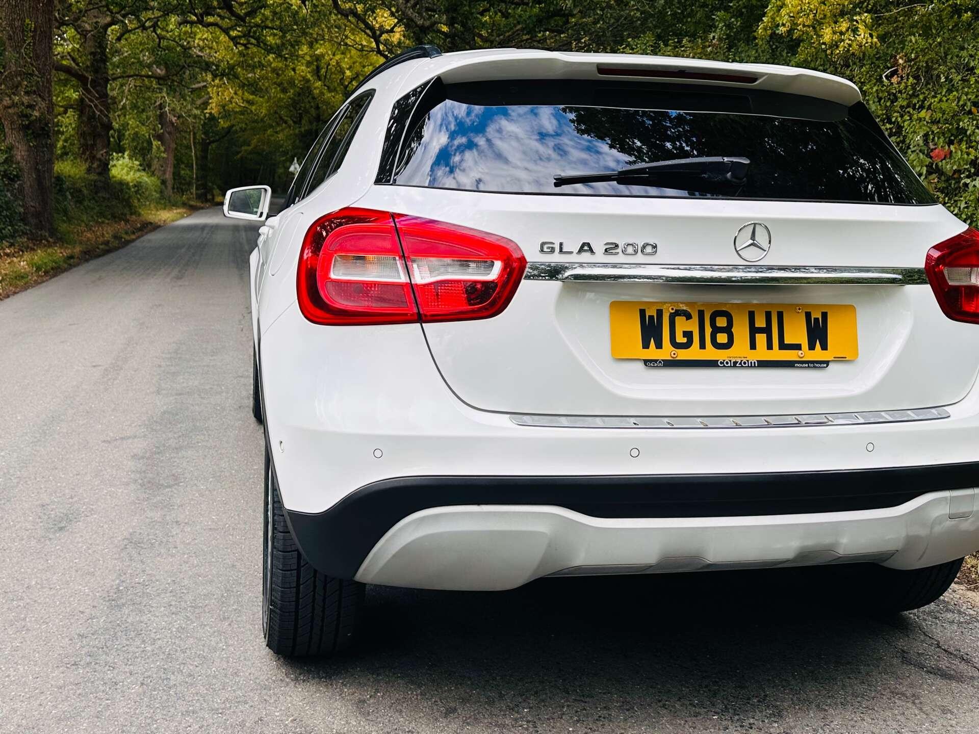 Mercedes-Benz Gla view 32