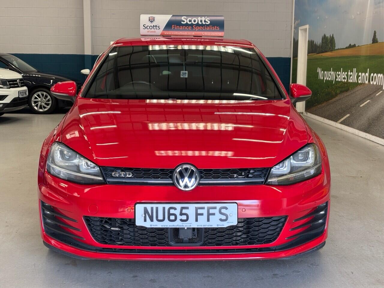 Volkswagen Golf view 2