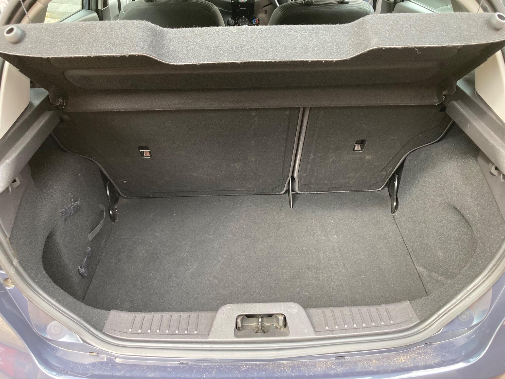 Ford Fiesta view 9